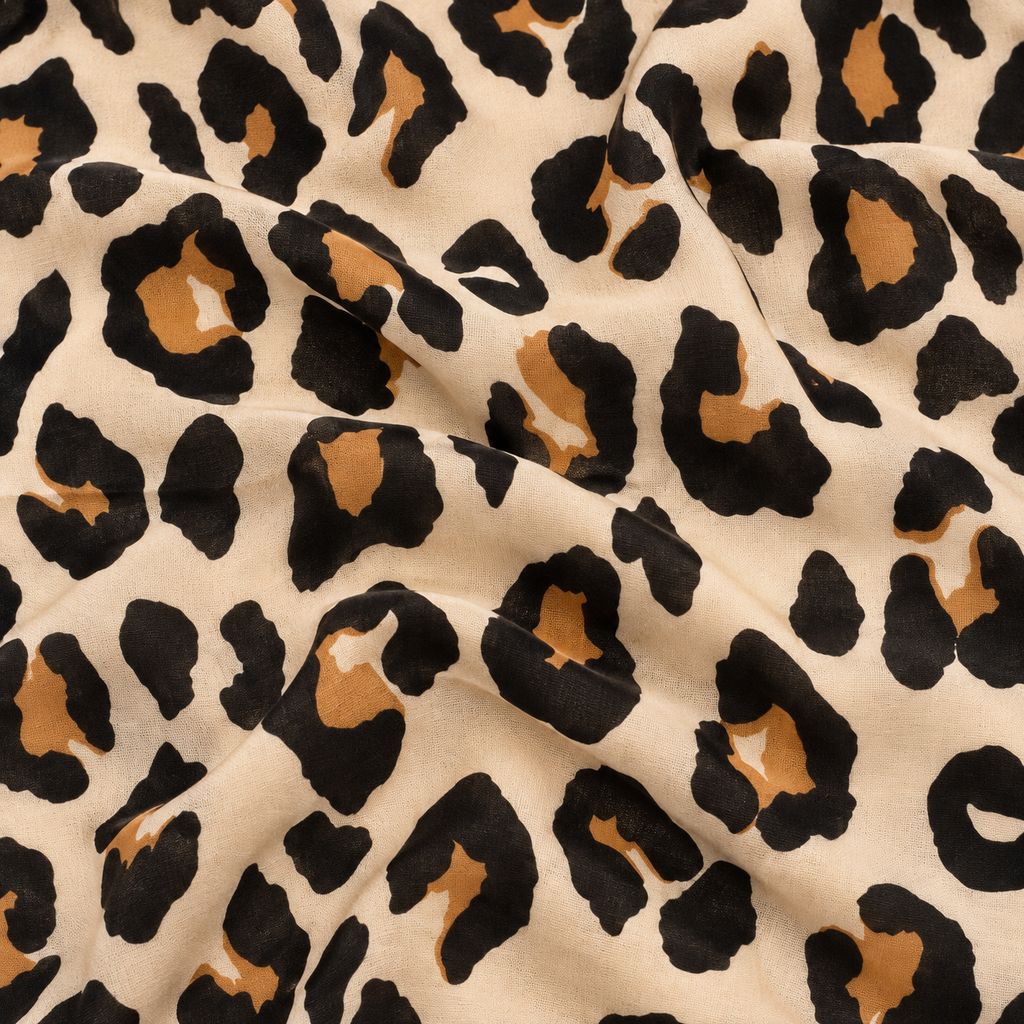 Viskosetuch mit Leoprint in Beige, Schwarz und Braun 65 x 65 cm