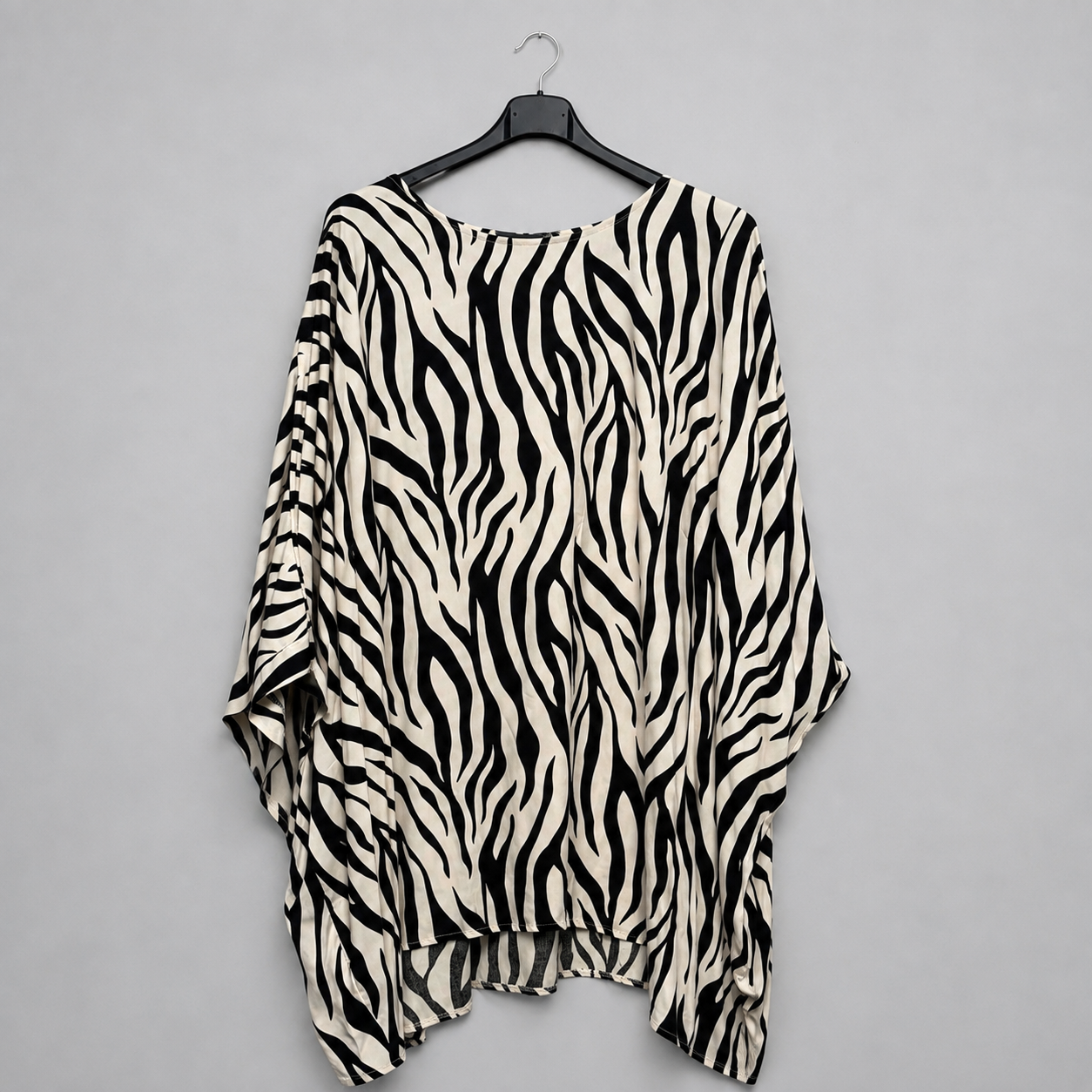 Oversize-Blue im Zebra-Look Gr. 42-62