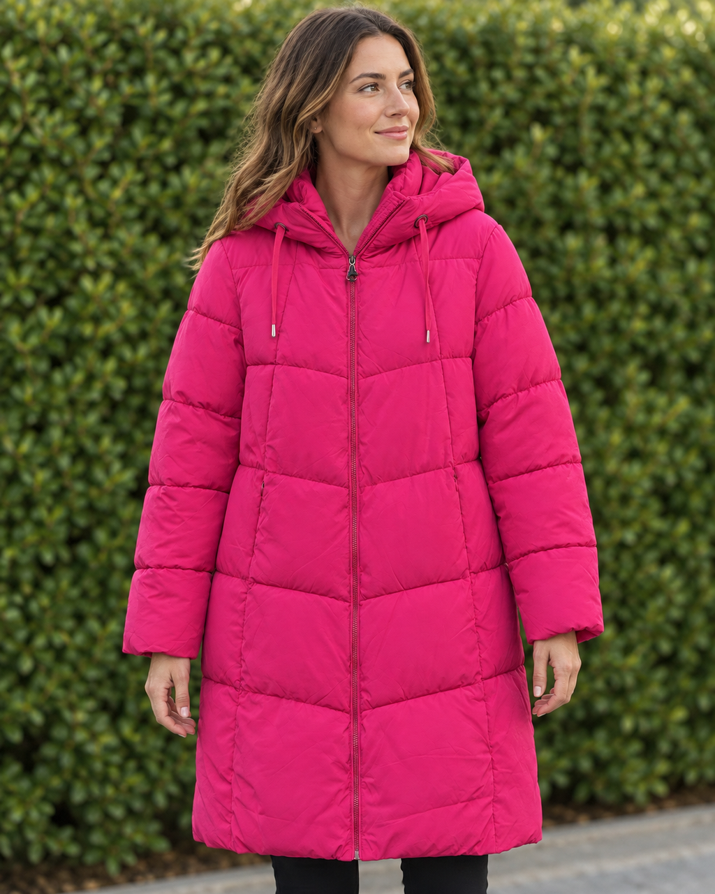 Pinkfarbene Steppjacke, knielang mit Kapuze