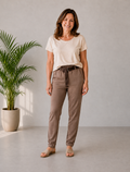 Sommerhose mit braunem Gürtel in mehreren Farben Gr. 38-40