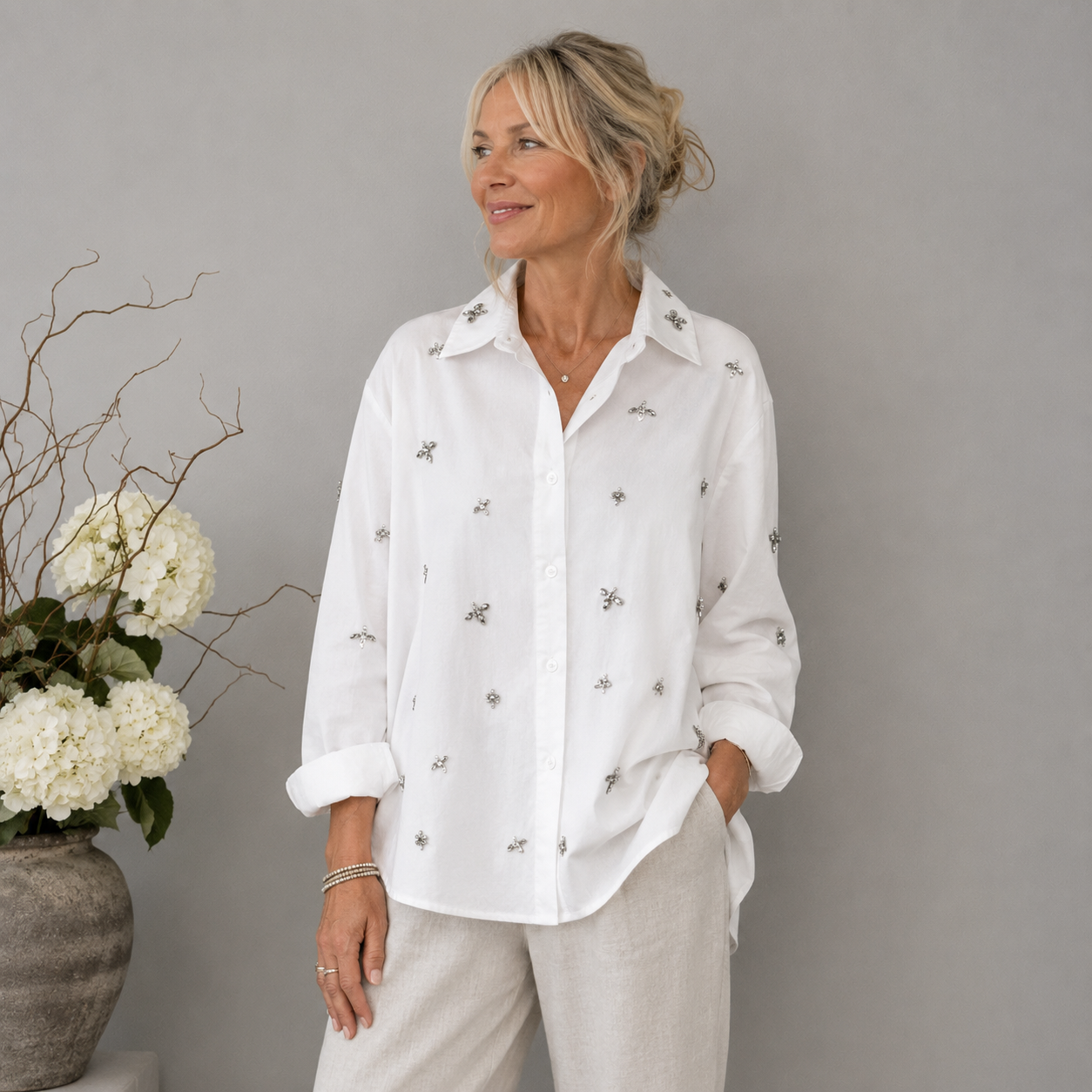 Bluse mit Schmuckapplikationen | Gr. 40-44