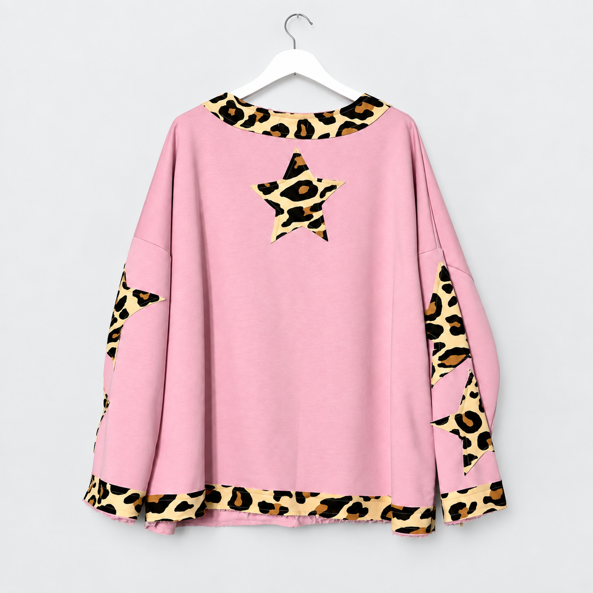 Oversize-Shirt mit Leo-Sternen | Gr. 44-48 | Schwarz und Rosa