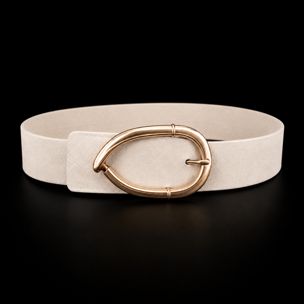 Elastischer Gürtel mit goldener Schnalle. |  Beige  | 75 cm lang - 6 cm breit