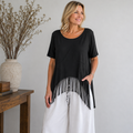 Schwarzes Shirt mit Stern-Applikation und Fransen Gr. 40-50