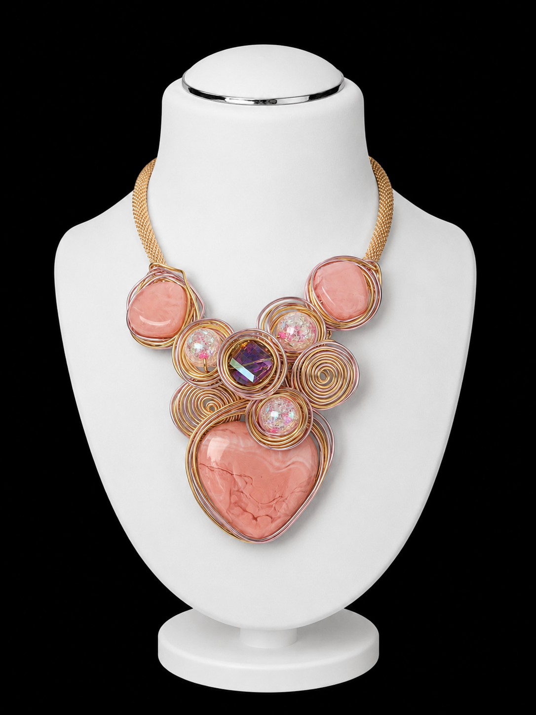 Sanftrosa gewickeltes Drahtherz | handgefertigte Bib-Halskette | Farbe Rosa /  Gold