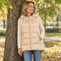 Lange Steppweste in Creme mit Kapuze | L und XL