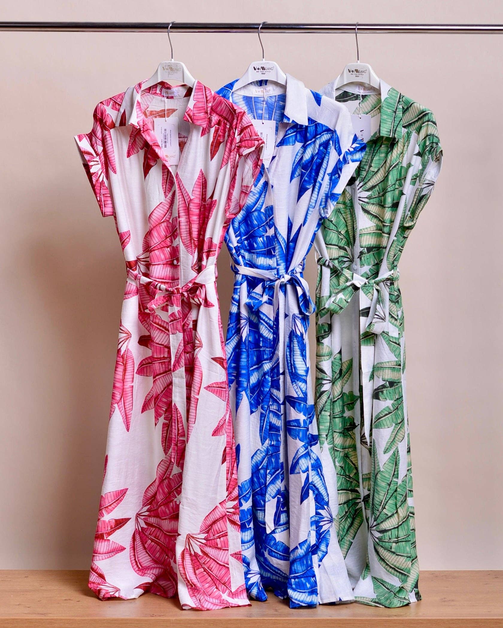 V Milano Italy Blusenkleid mit Taschen und Bindegürtel | Pink-Weißes Tropical-Design | Größe L
