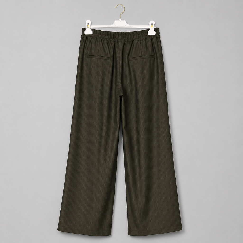 Olivfarbene Marlenehose mit feinen Nadelstreifen  Gr. 44-48