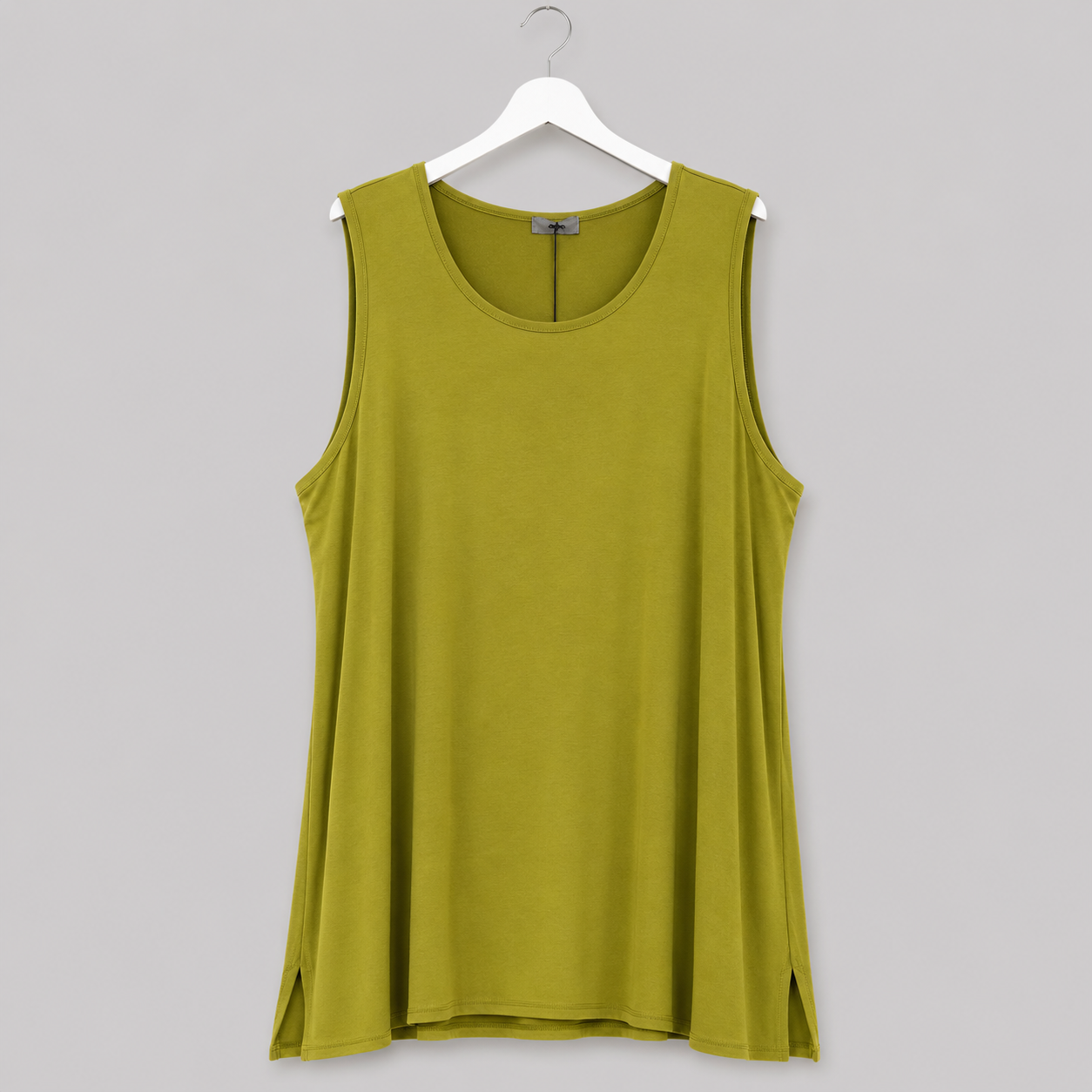 Ärmelloses Longtop in Olivgrün - luftig, weich & figurschmeichelnd Gr. XXXL