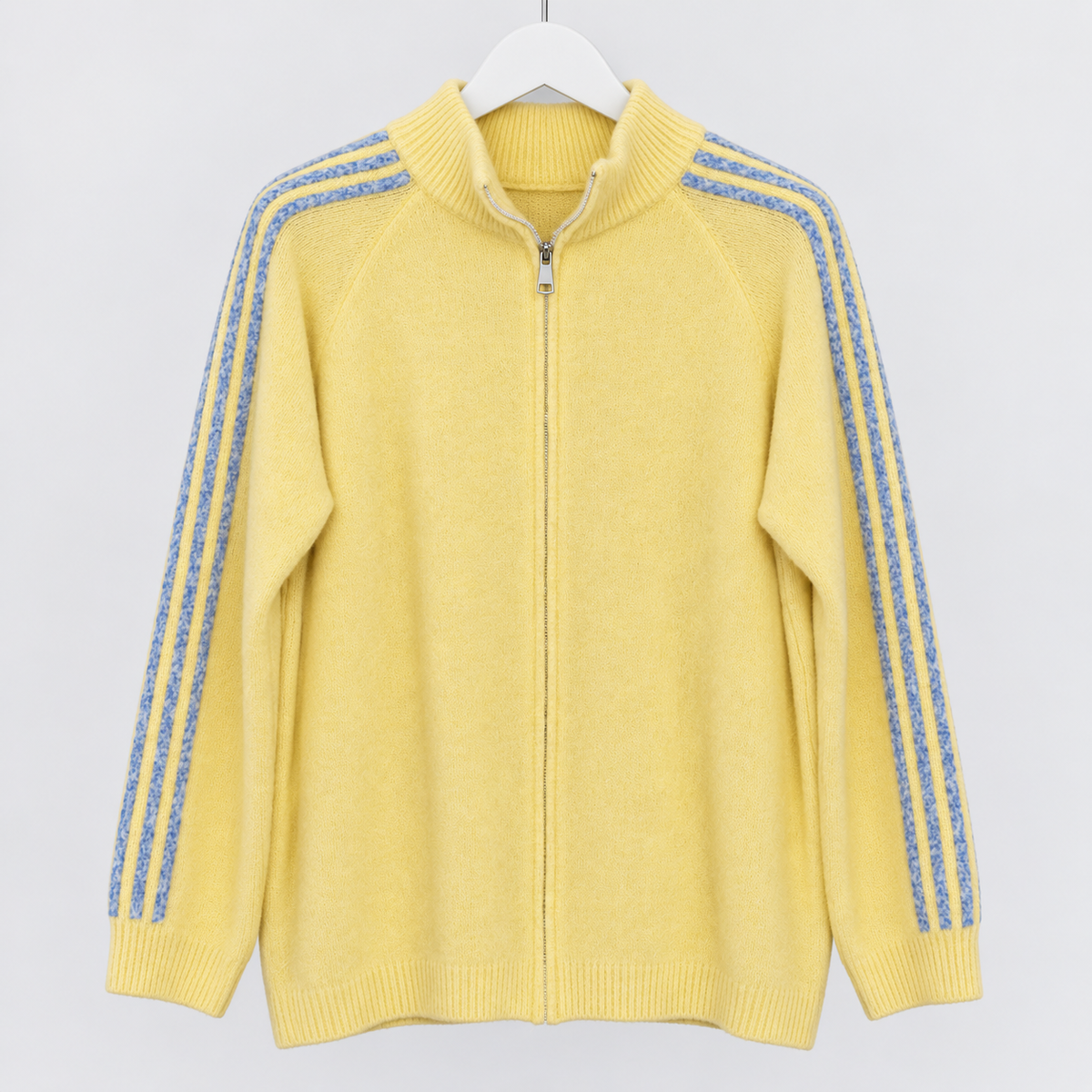 Sportliche Strickjacke mit Reißverschluss und Kontraststreifen | Gr. 40-42 | gelb u. blau