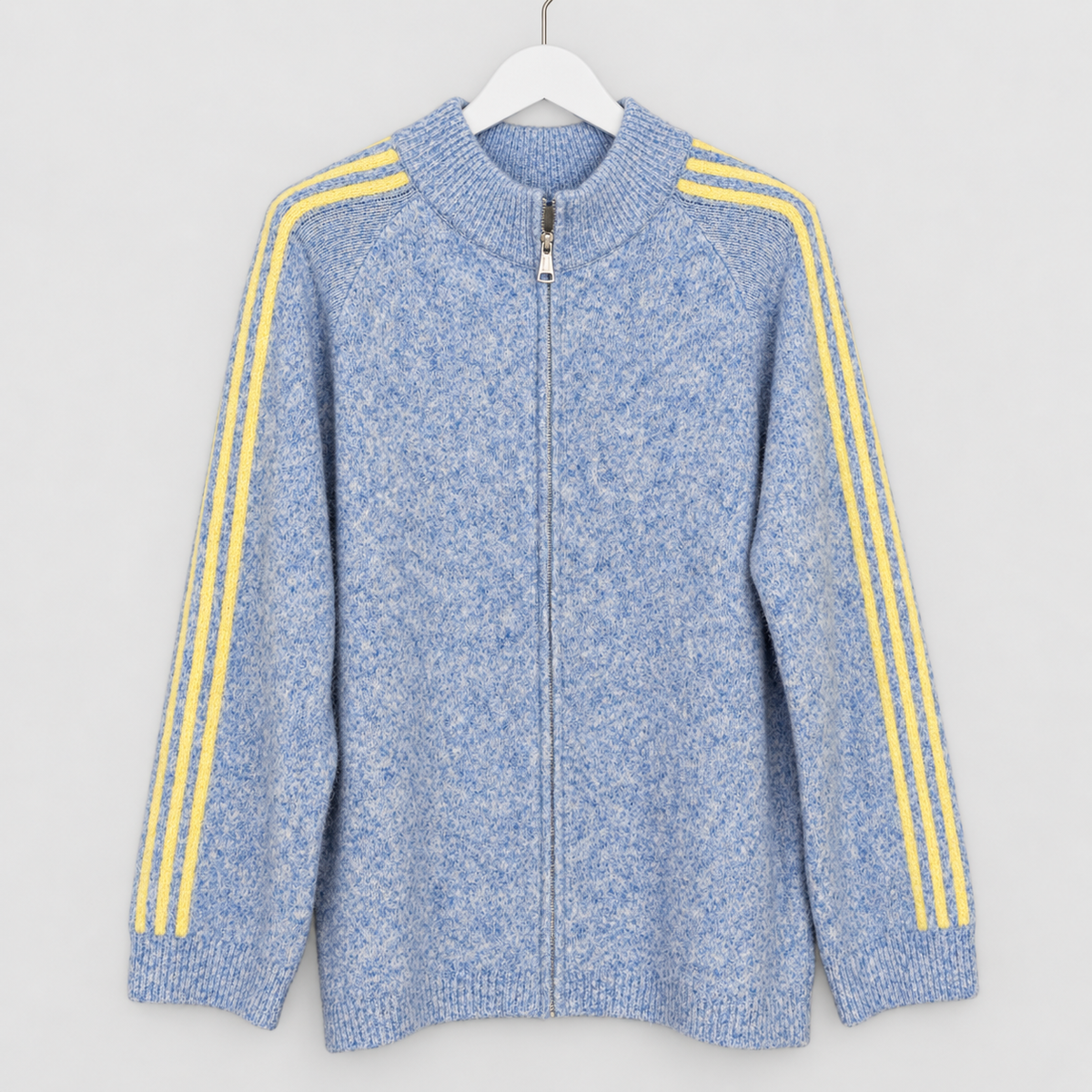 Sportliche Strickjacke mit Reißverschluss und Kontraststreifen | Gr. 40-42 | gelb u. blau
