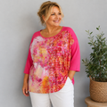 Damen-Shirt in Pink mit modernem Print und Glitzerdetails