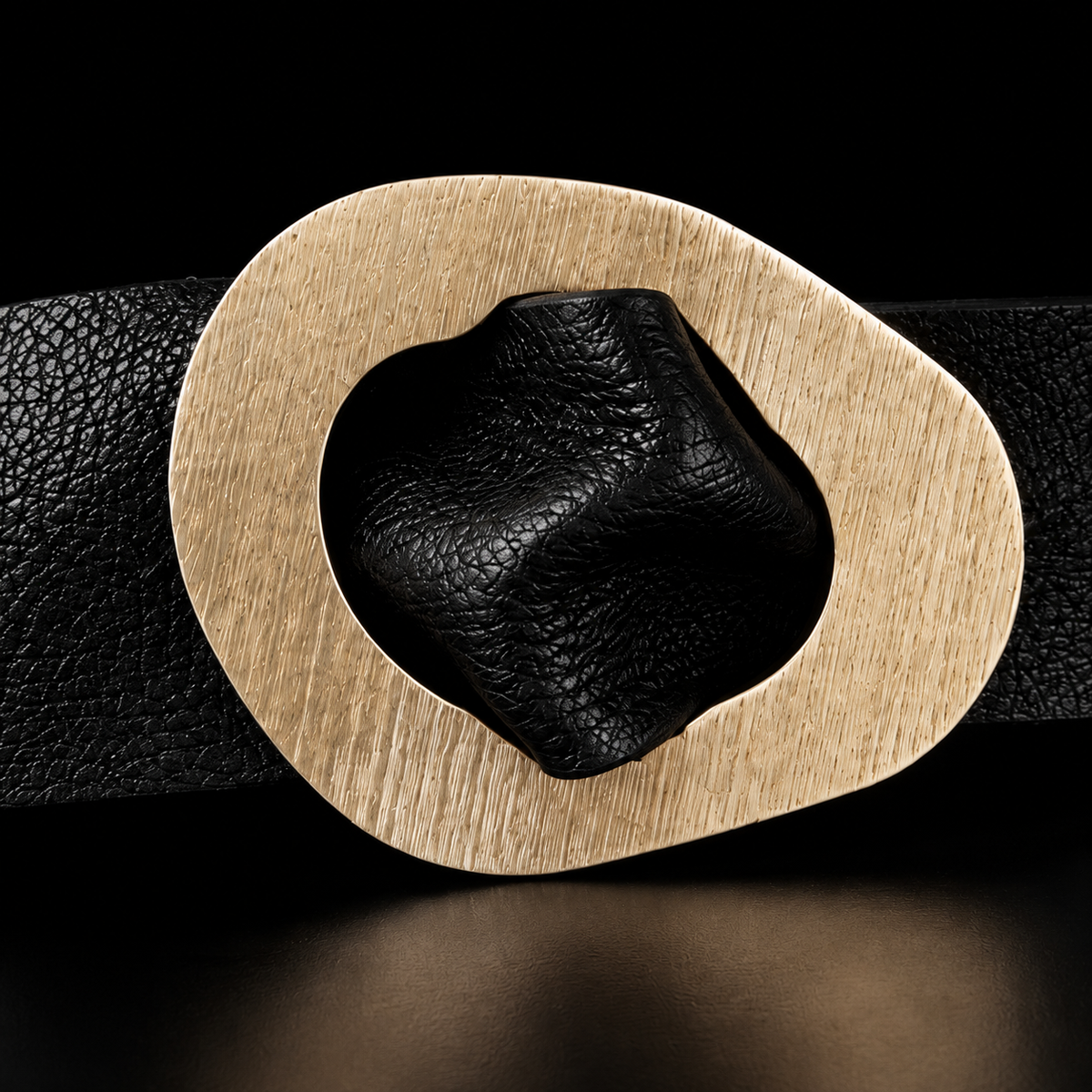 Breiter Ledergürtel mit Statement-Schnalle | 7 cm breit