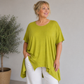 Longshirt in Limettengrün - fließend & figurschmeichelnd Gr. 50-54
