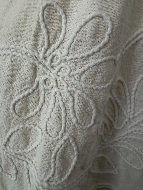 Baumwollbluse mit floraler Stickerei, Weiß  Gr. 38–44