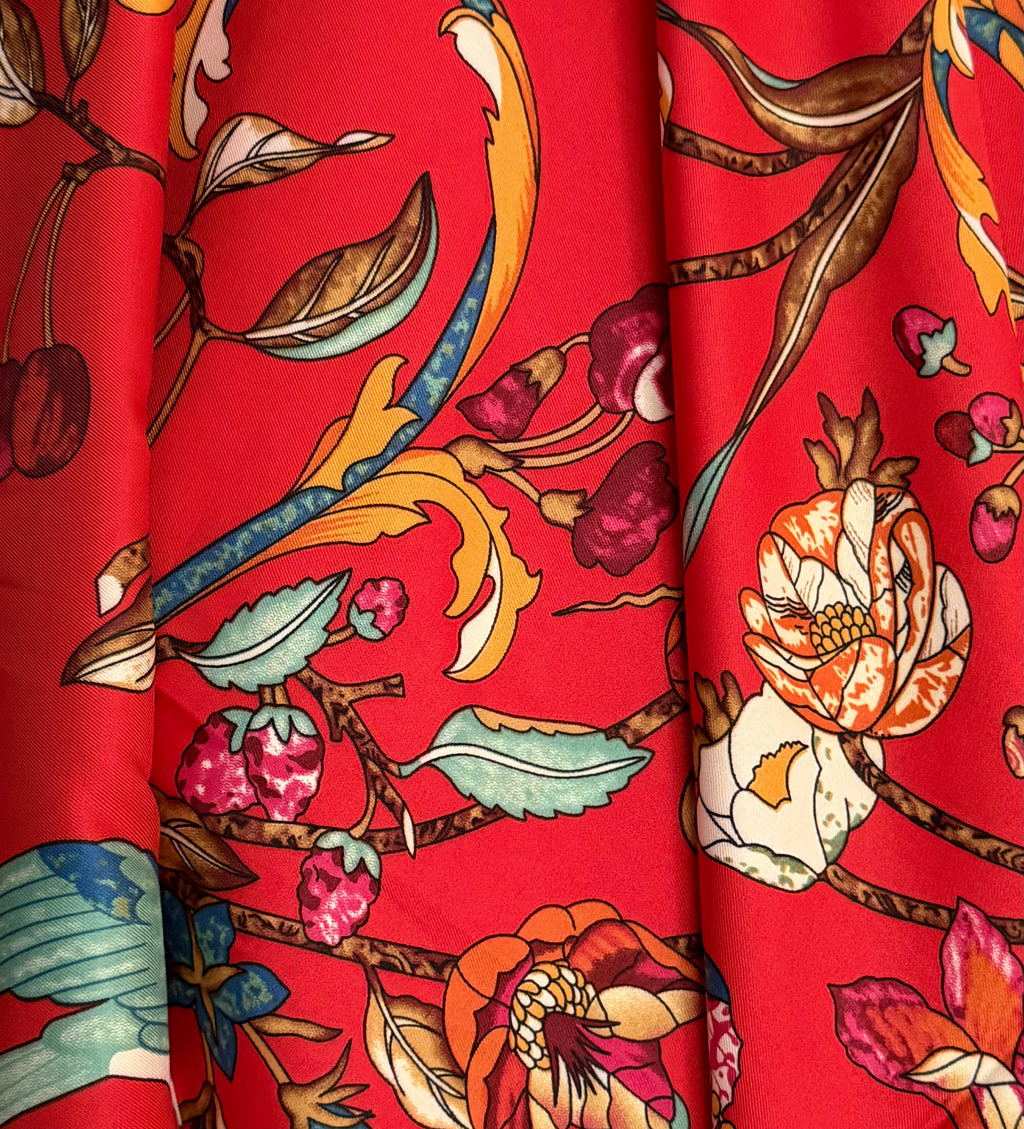 Farbenfrohes Viskose-Tuch mit Blumenmuster 130 x 130 cm