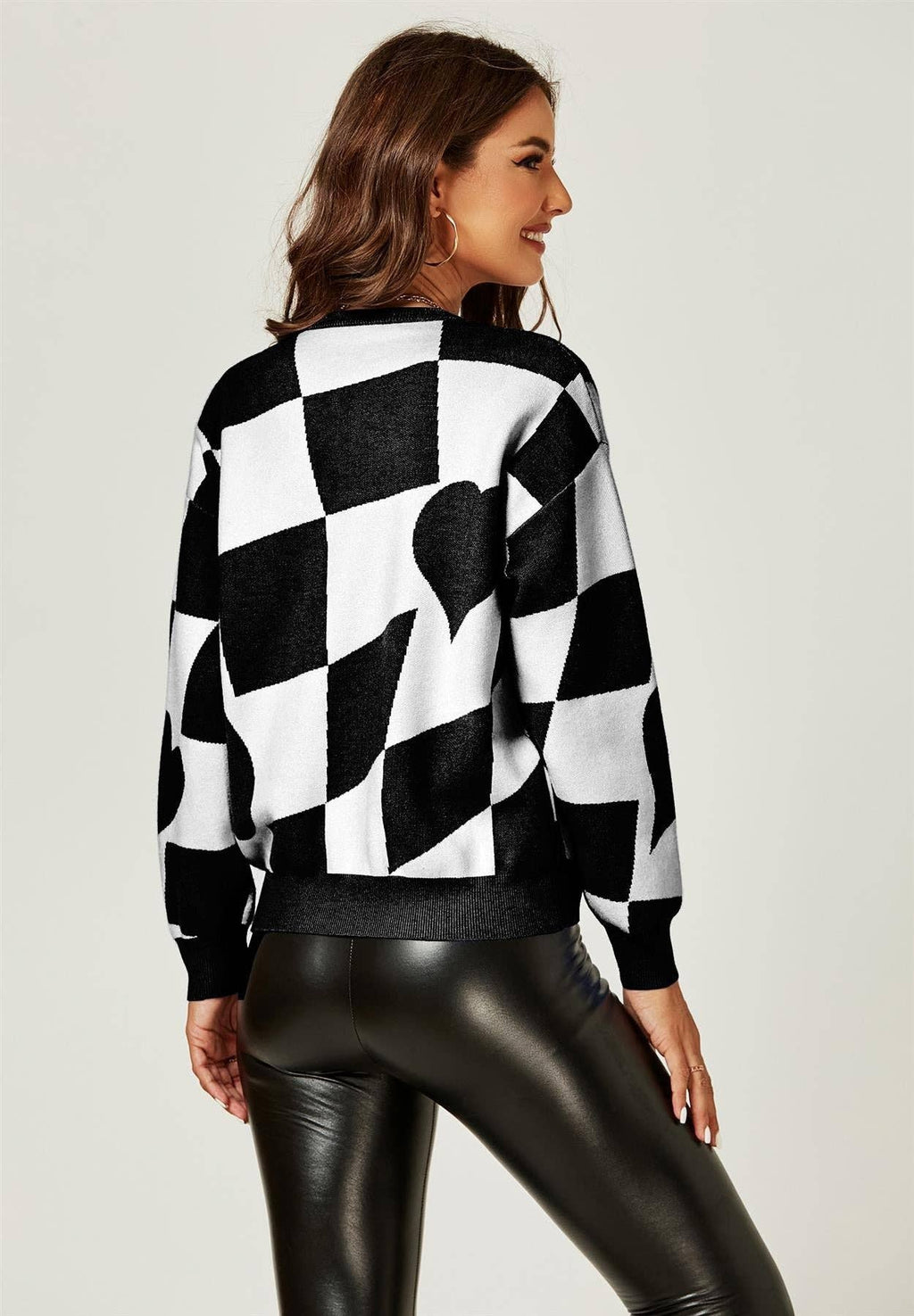 Schwarz-Weißer Statement-Pullover mit grafischem Muster | One Size Gr. 38-44