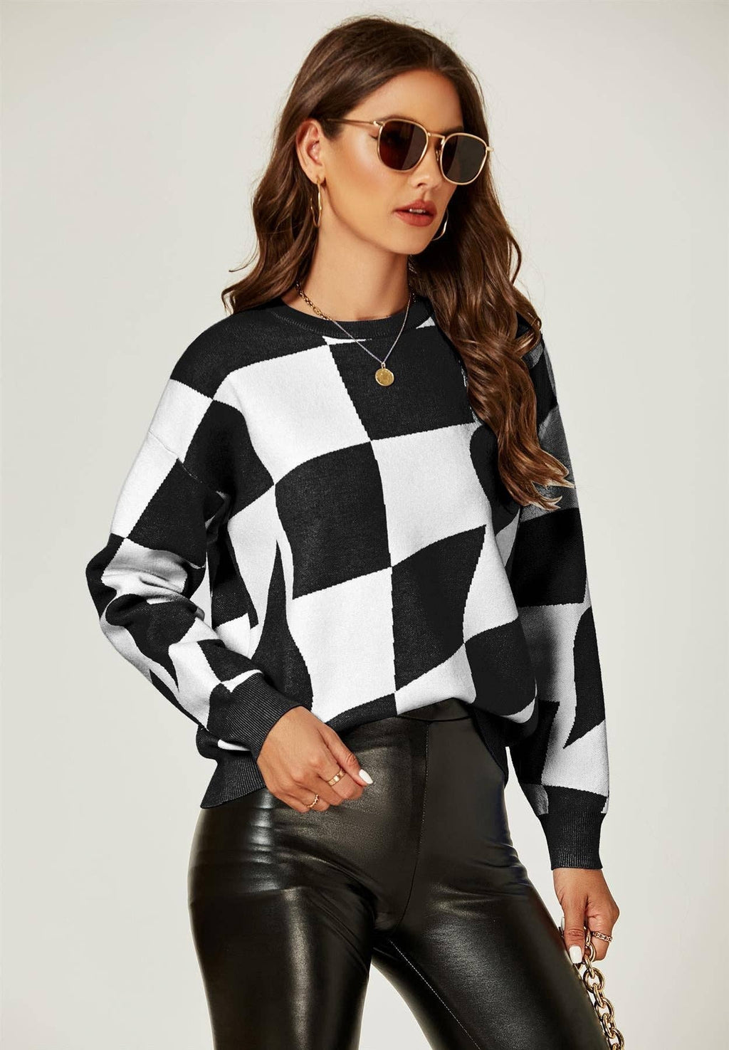 Schwarz-Weißer Statement-Pullover mit grafischem Muster | One Size Gr. 38-44